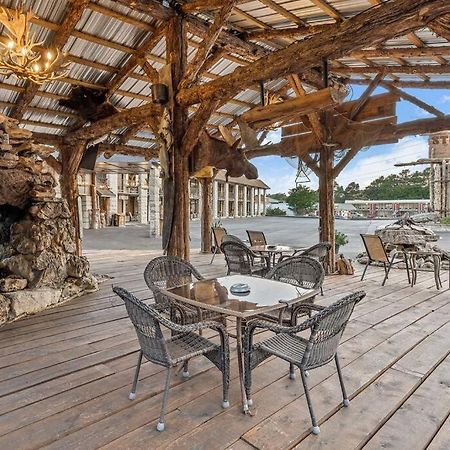 Stonegate Lodge King Bed Wifi 50 In Roku Tv Salt Water Pool Room # 101 Eureka Springs Buitenkant foto