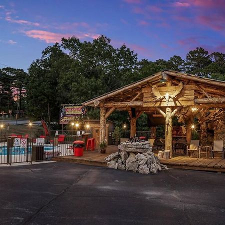 Stonegate Lodge King Bed Wifi 50 In Roku Tv Salt Water Pool Room # 101 Eureka Springs Buitenkant foto