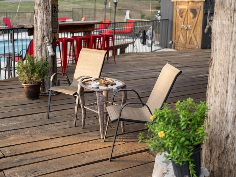 Stonegate Lodge King Bed Wifi 50 In Roku Tv Salt Water Pool Room # 101 Eureka Springs Buitenkant foto