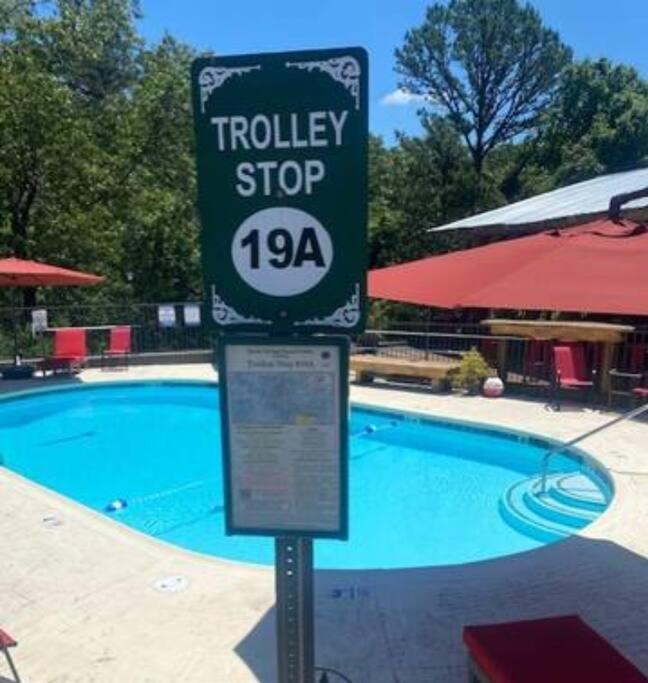 Stonegate Lodge King Bed Wifi 50 In Roku Tv Salt Water Pool Room # 101 Eureka Springs Buitenkant foto