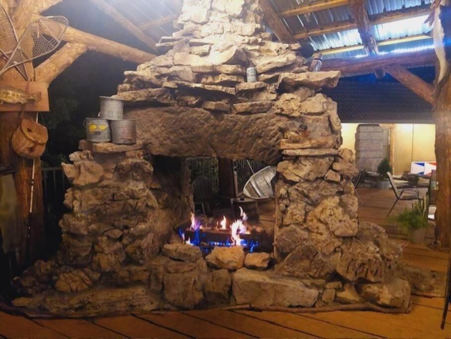 Stonegate Lodge King Bed Wifi 50 In Roku Tv Salt Water Pool Room # 101 Eureka Springs Buitenkant foto